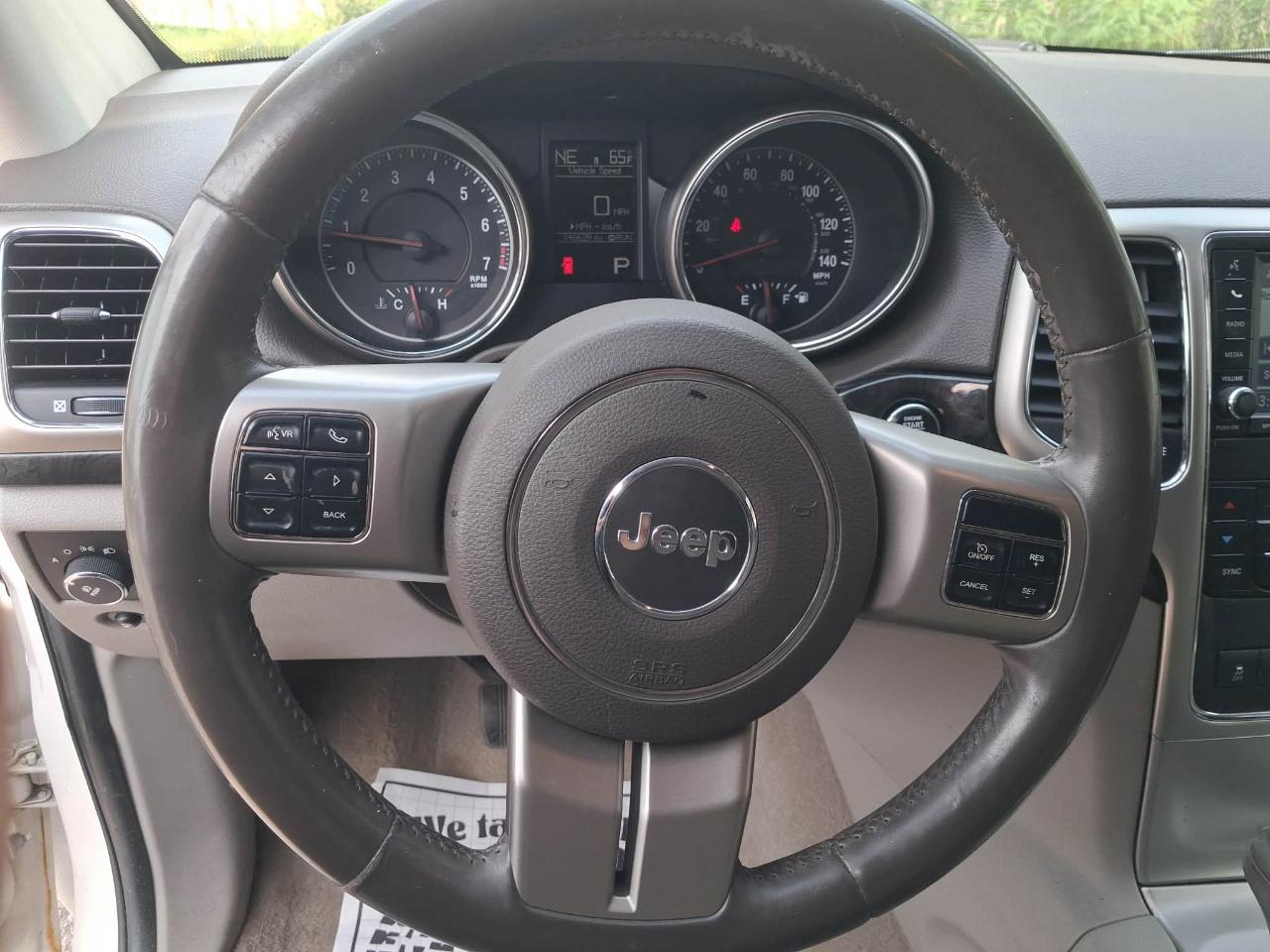 Jeep Grand Cherokee Laredo 4WD 2011