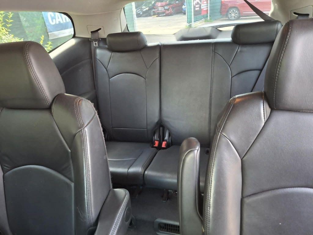 Chevrolet Traverse 2LT AWD 2012