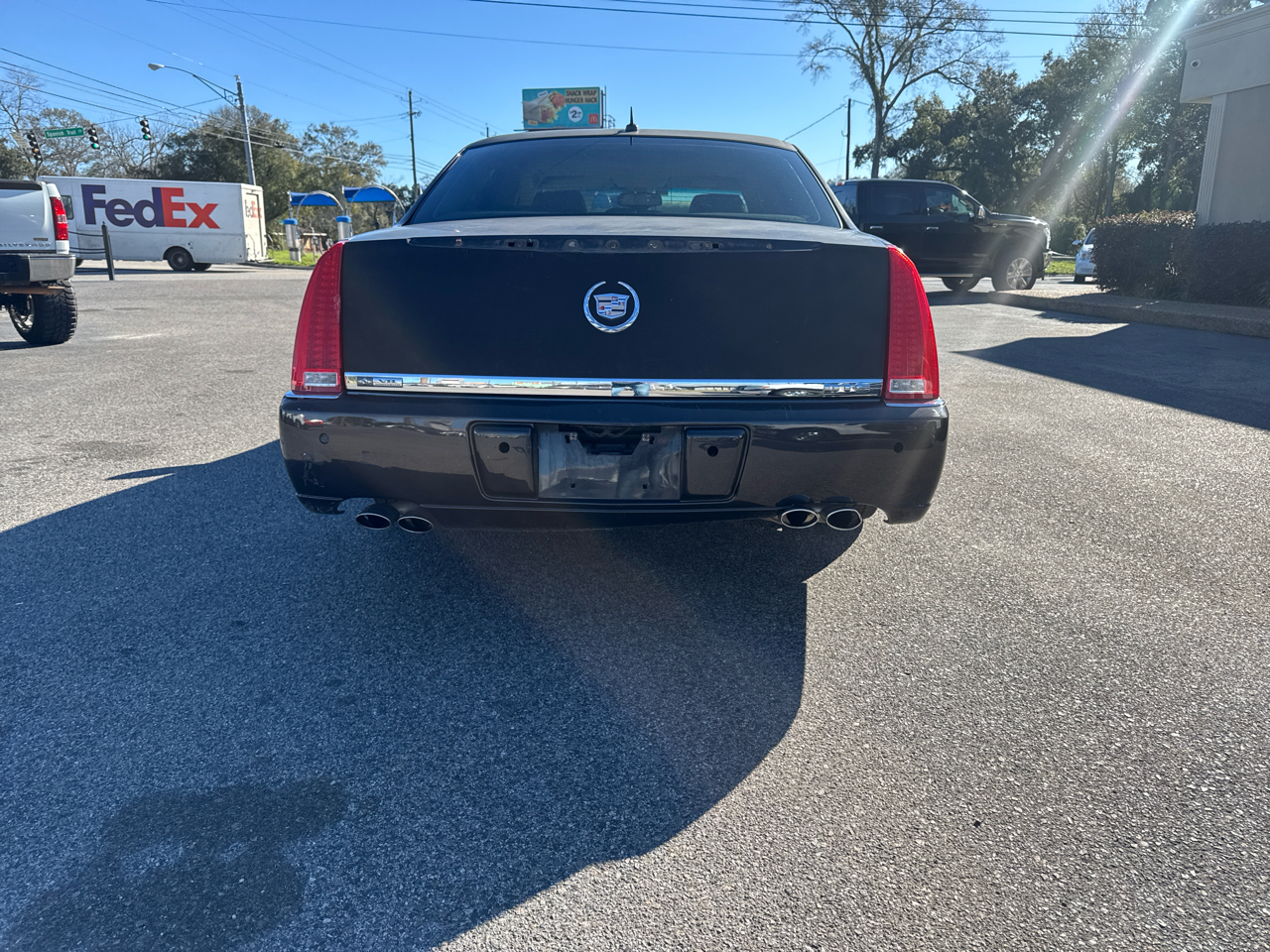 Cadillac DTS  2008