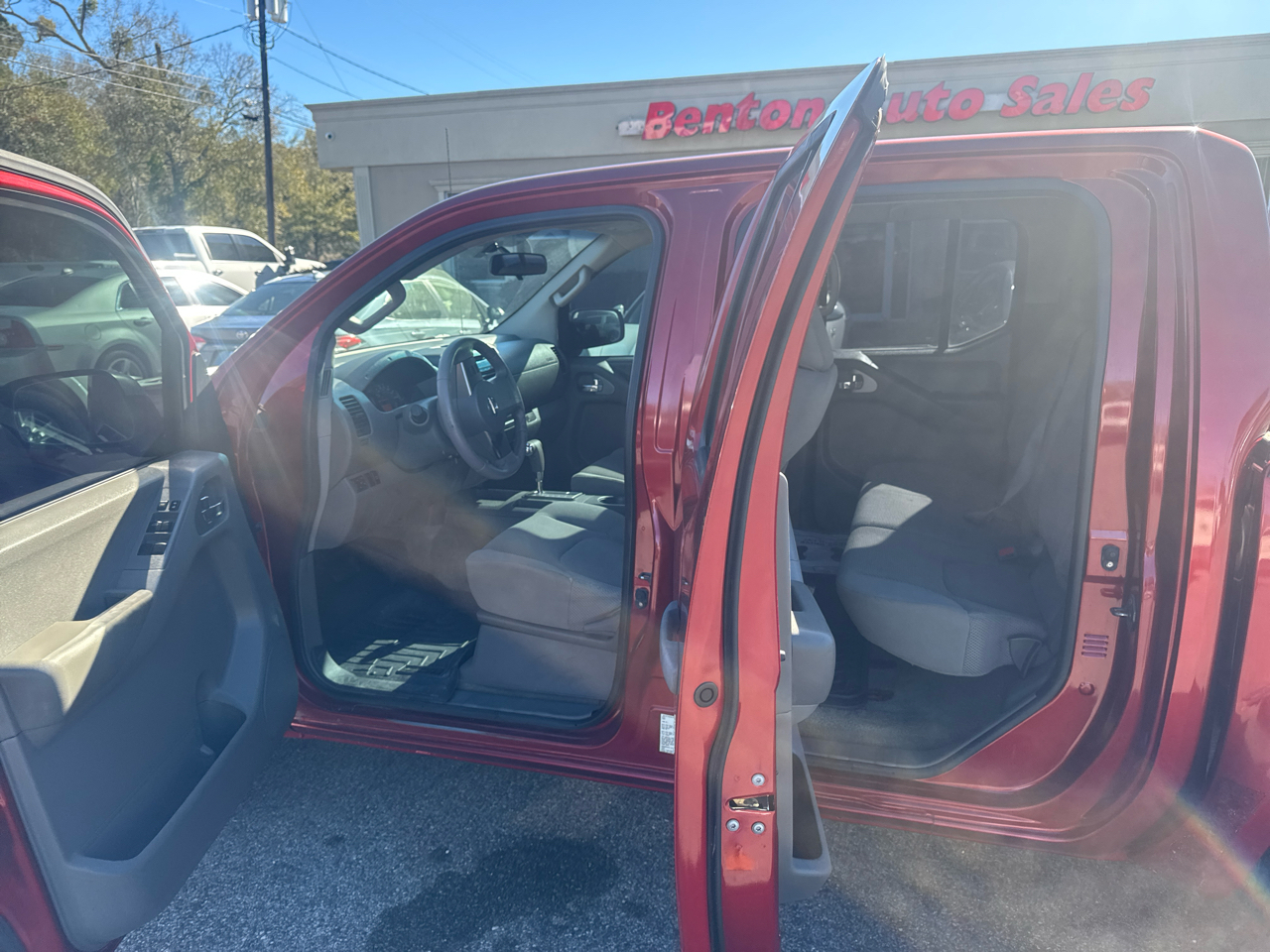 Nissan Frontier  2012