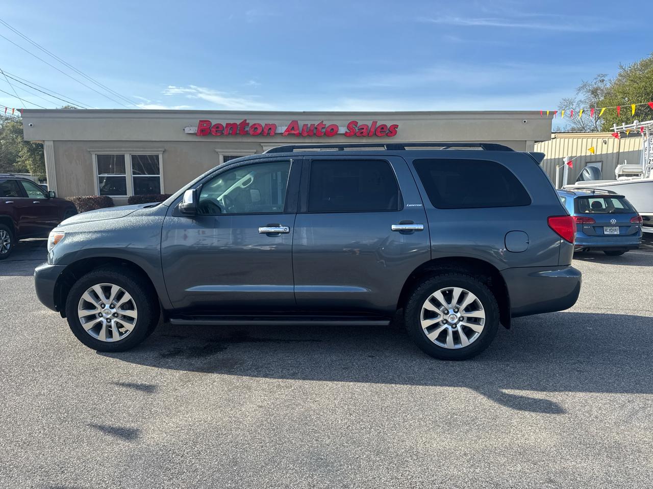 Toyota Sequoia  2010