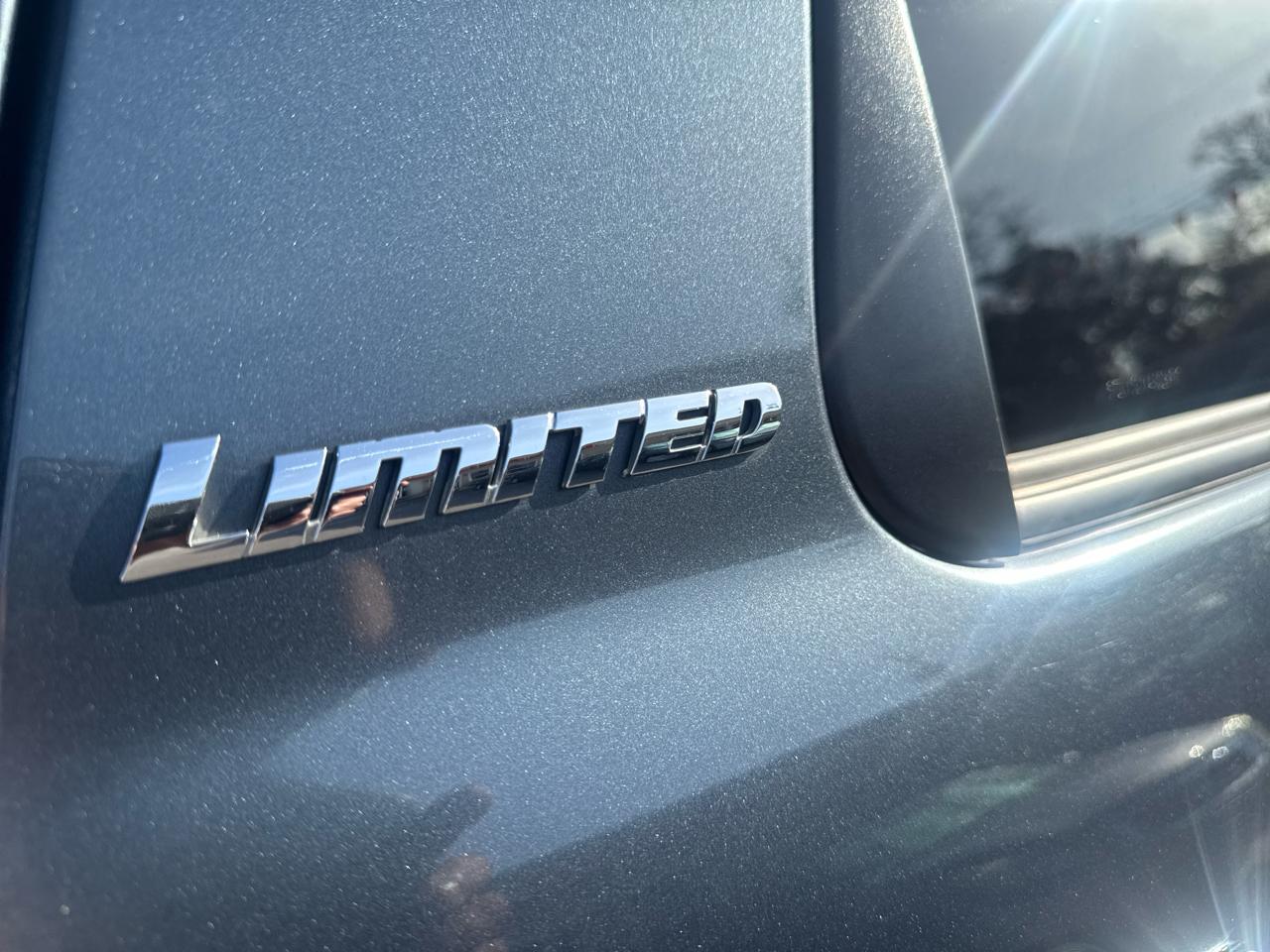 Toyota Sequoia  2010