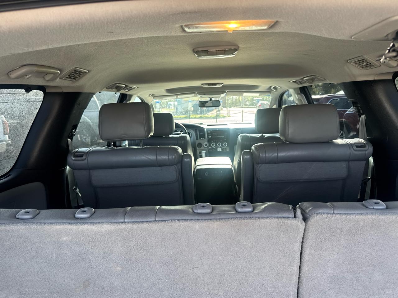 Toyota Sequoia  2010