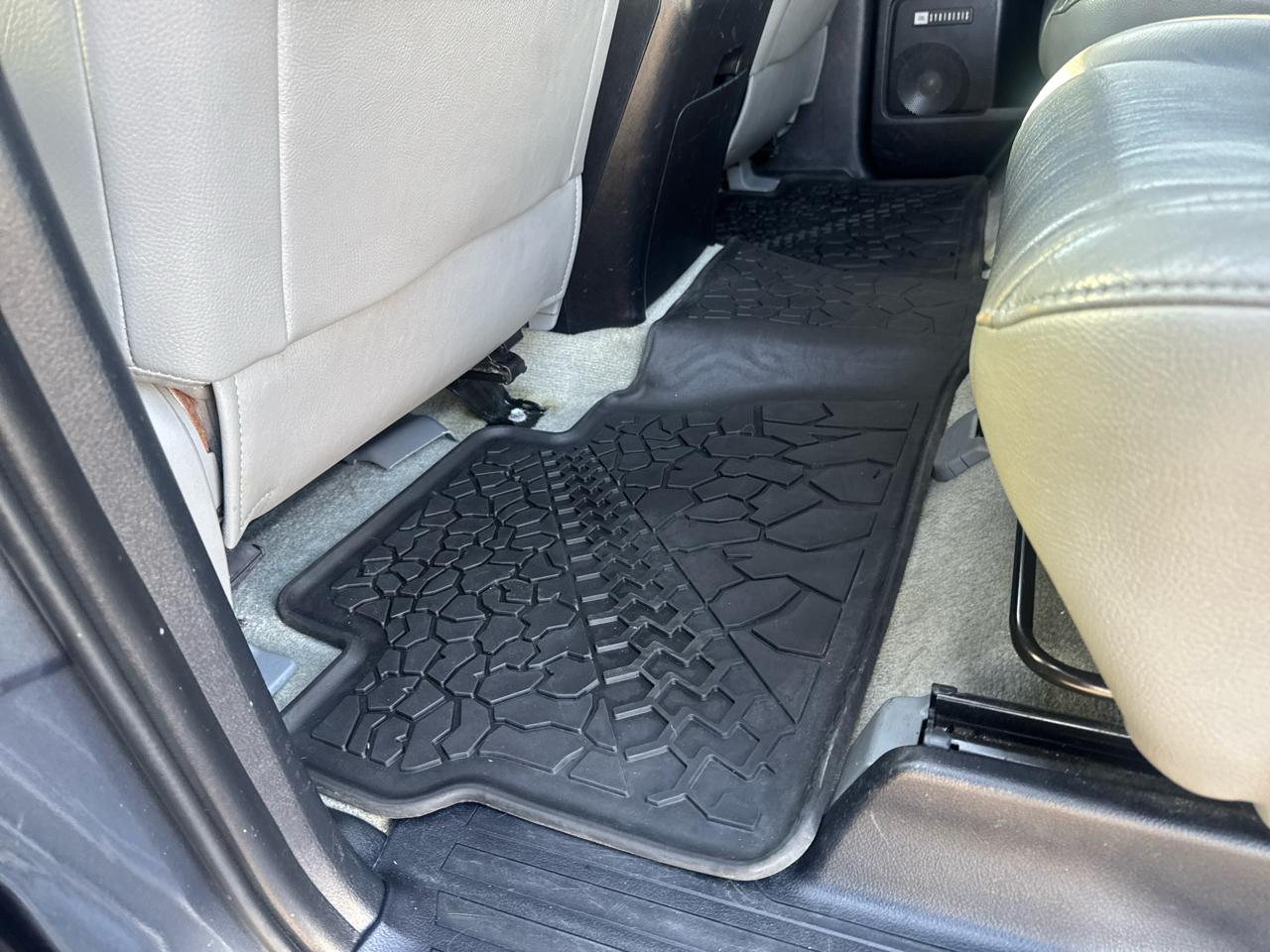 Toyota Sequoia  2010