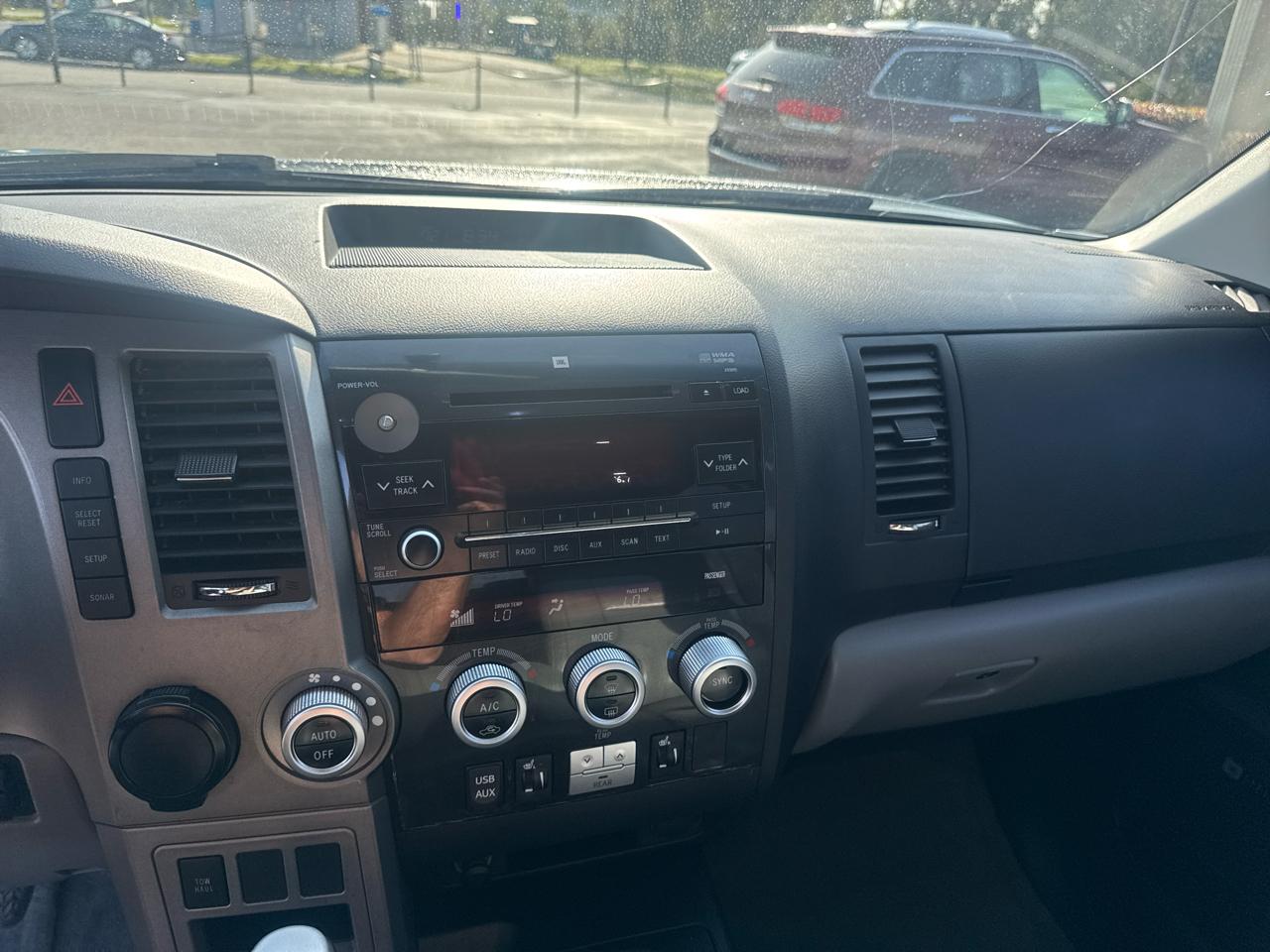 Toyota Sequoia  2010