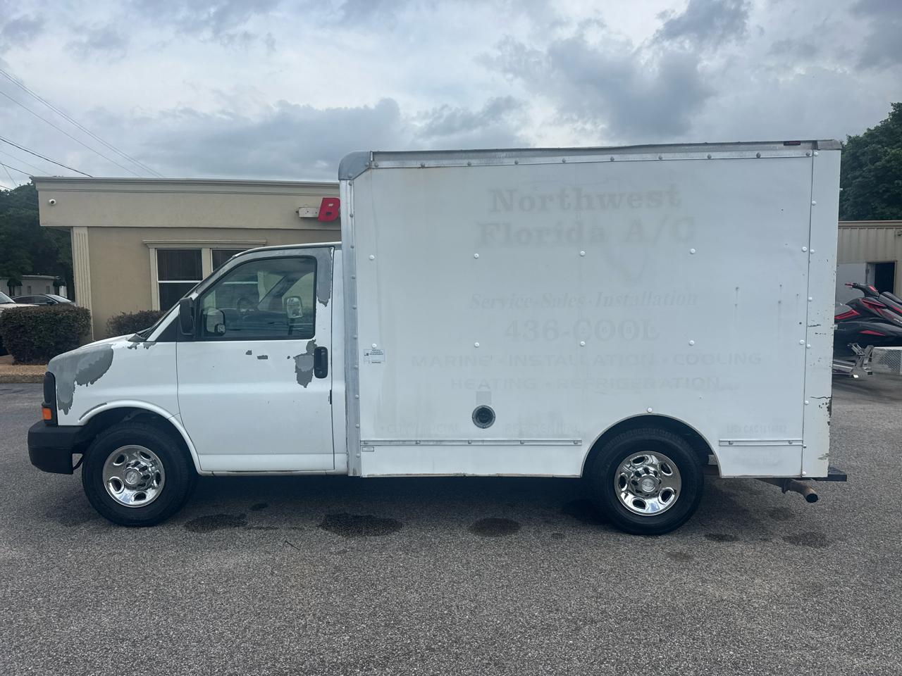 2004 GMC Savana's photo