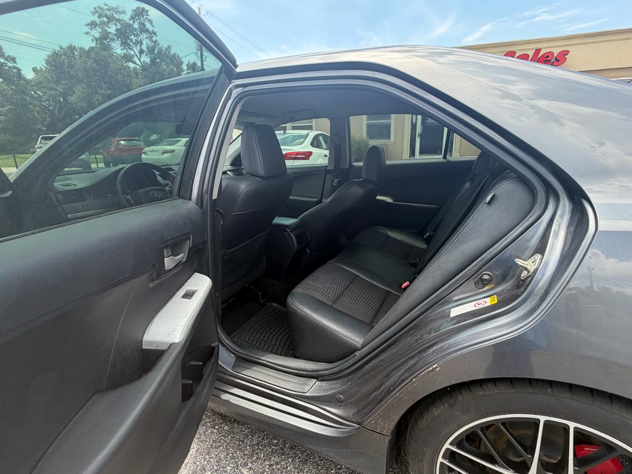 Toyota Camry  2014