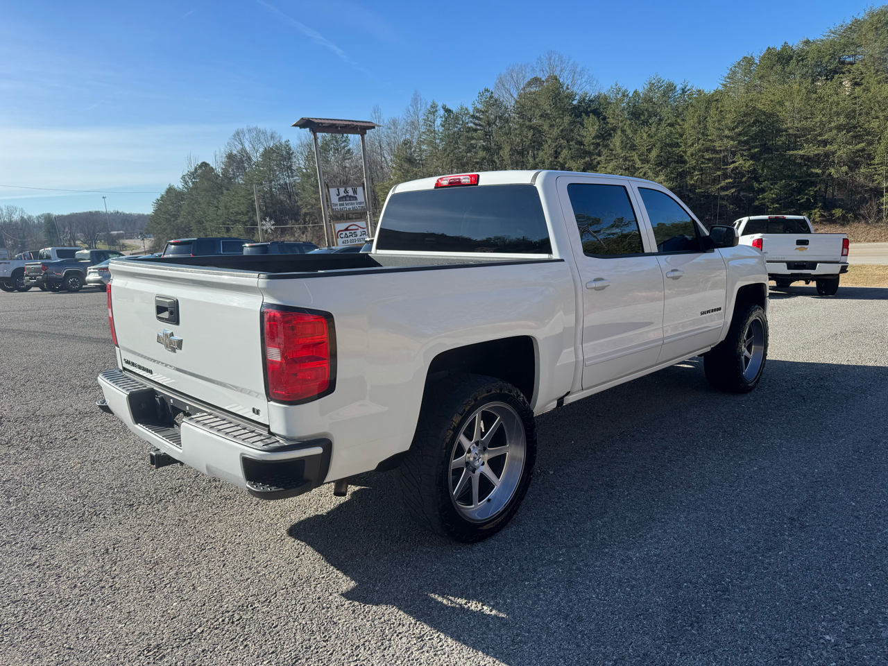 Chevrolet Silverado 1500 4WD Crew Cab 143.5" LT w/2LT 2017