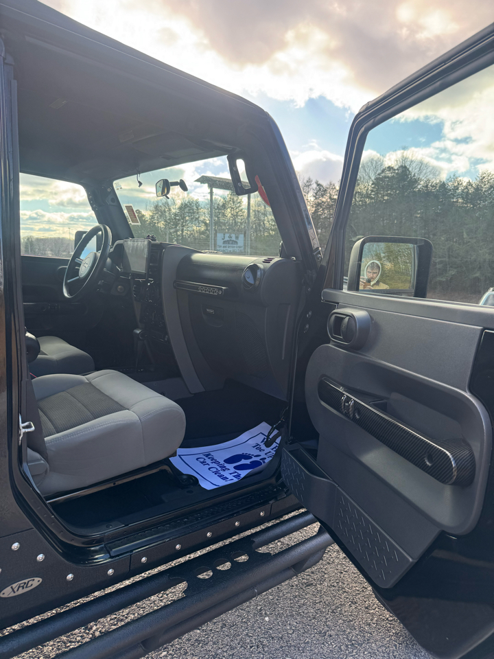 Jeep Wrangler Unlimited 4WD 4dr Sahara 2010