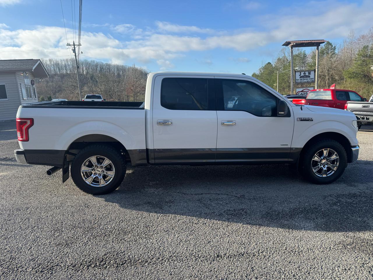 Ford F-150 2WD SuperCrew 157" Lariat 2016