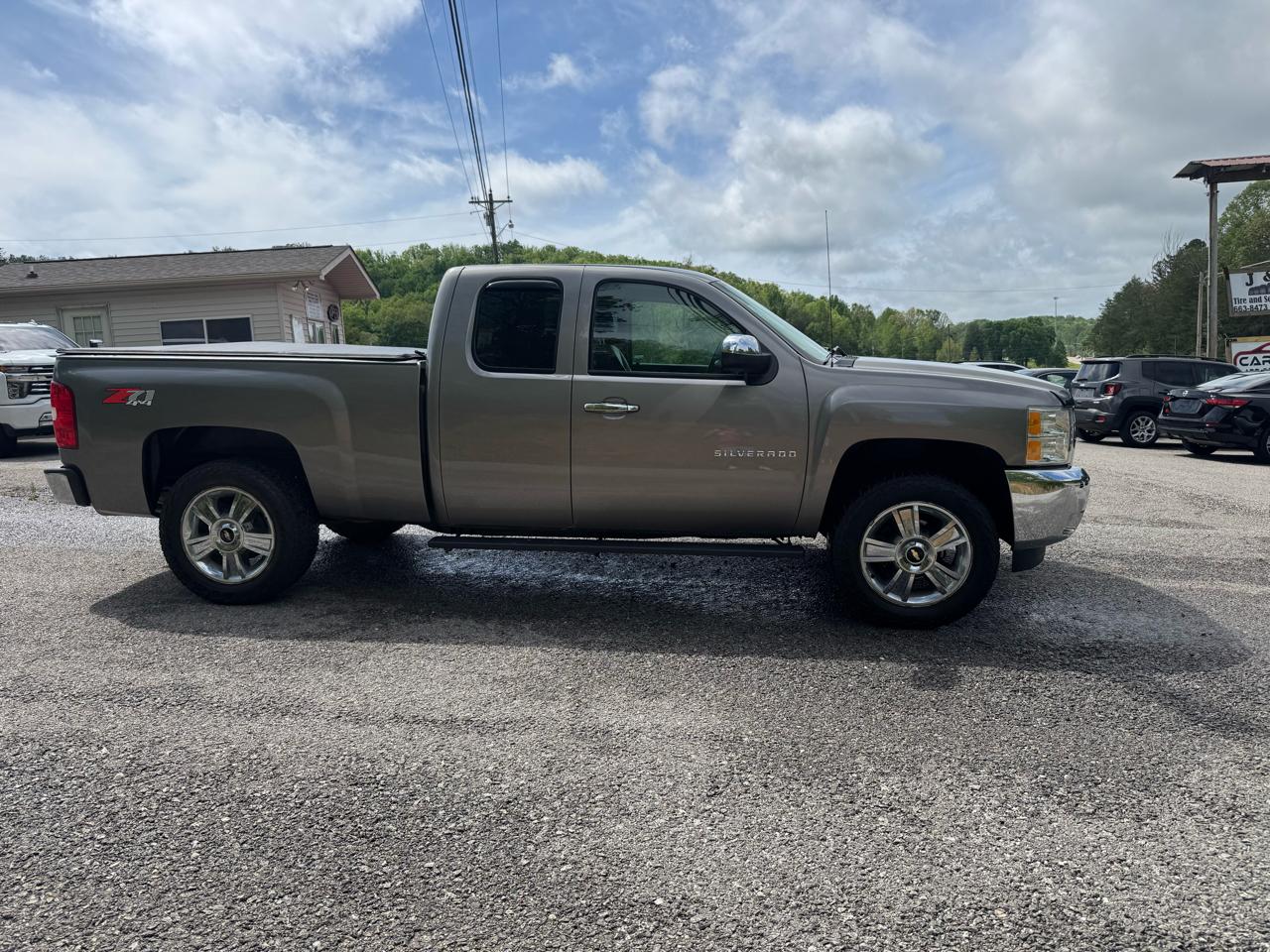 Chevrolet Silverado 1500 4WD Ext Cab 143.5" LT 2013