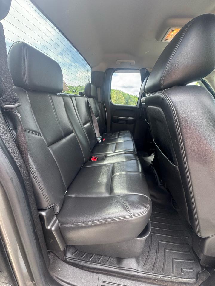 Chevrolet Silverado 1500 4WD Ext Cab 143.5" LT 2013