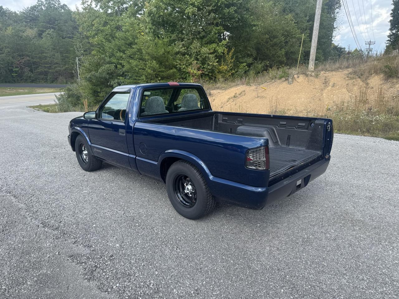 GMC Sonoma Reg Cab 108" WB SLS 1998