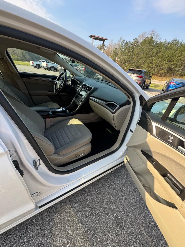 Ford Fusion SE FWD 2019