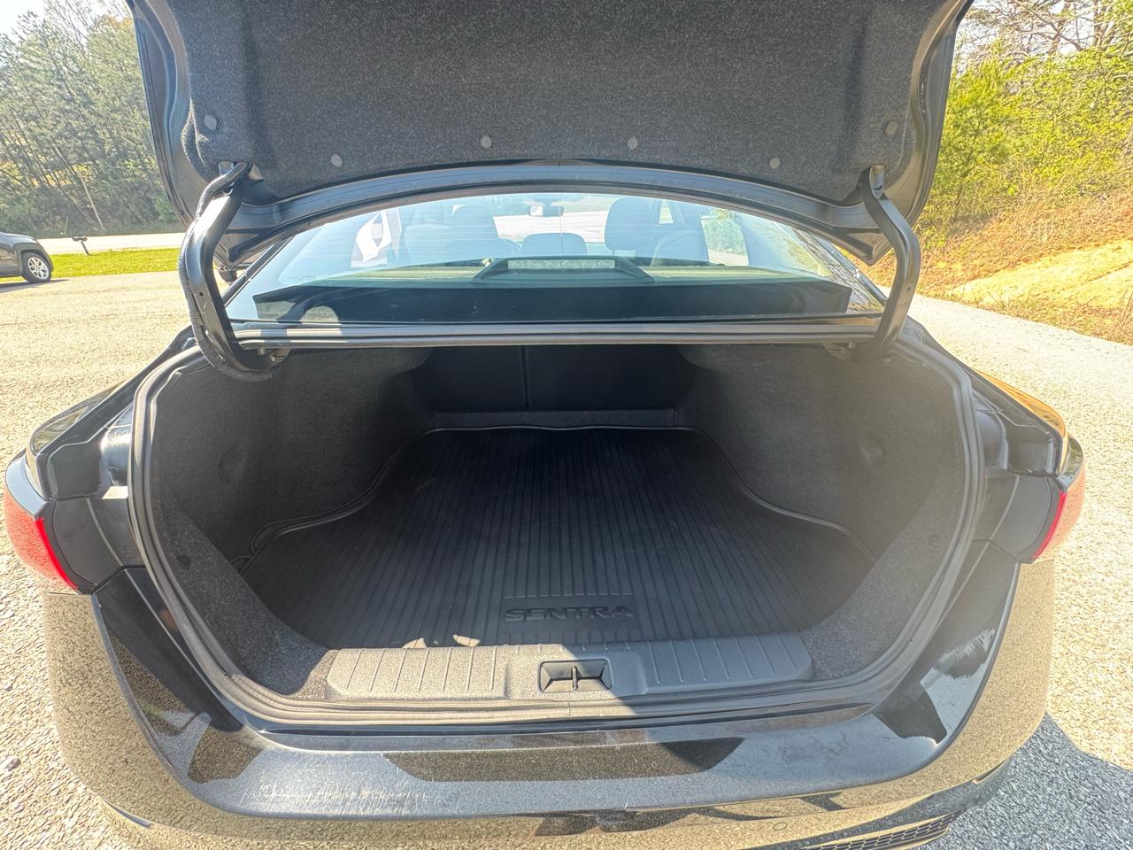 Nissan Sentra SV CVT 2020