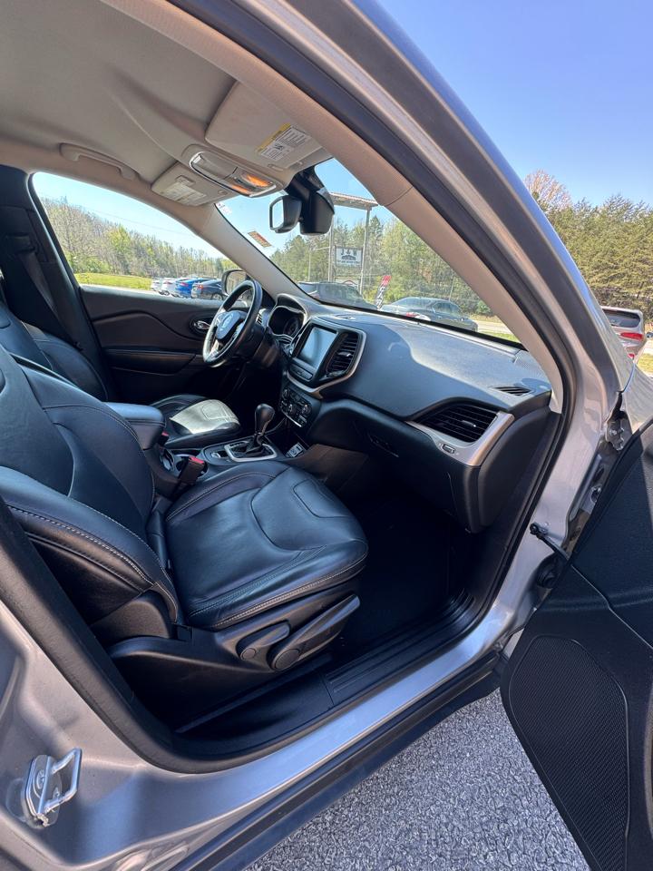 Jeep Cherokee FWD 4dr Limited 2015