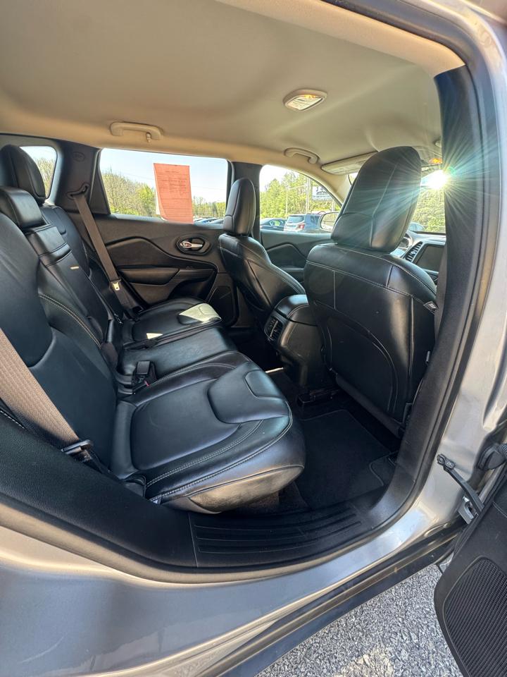 Jeep Cherokee FWD 4dr Limited 2015