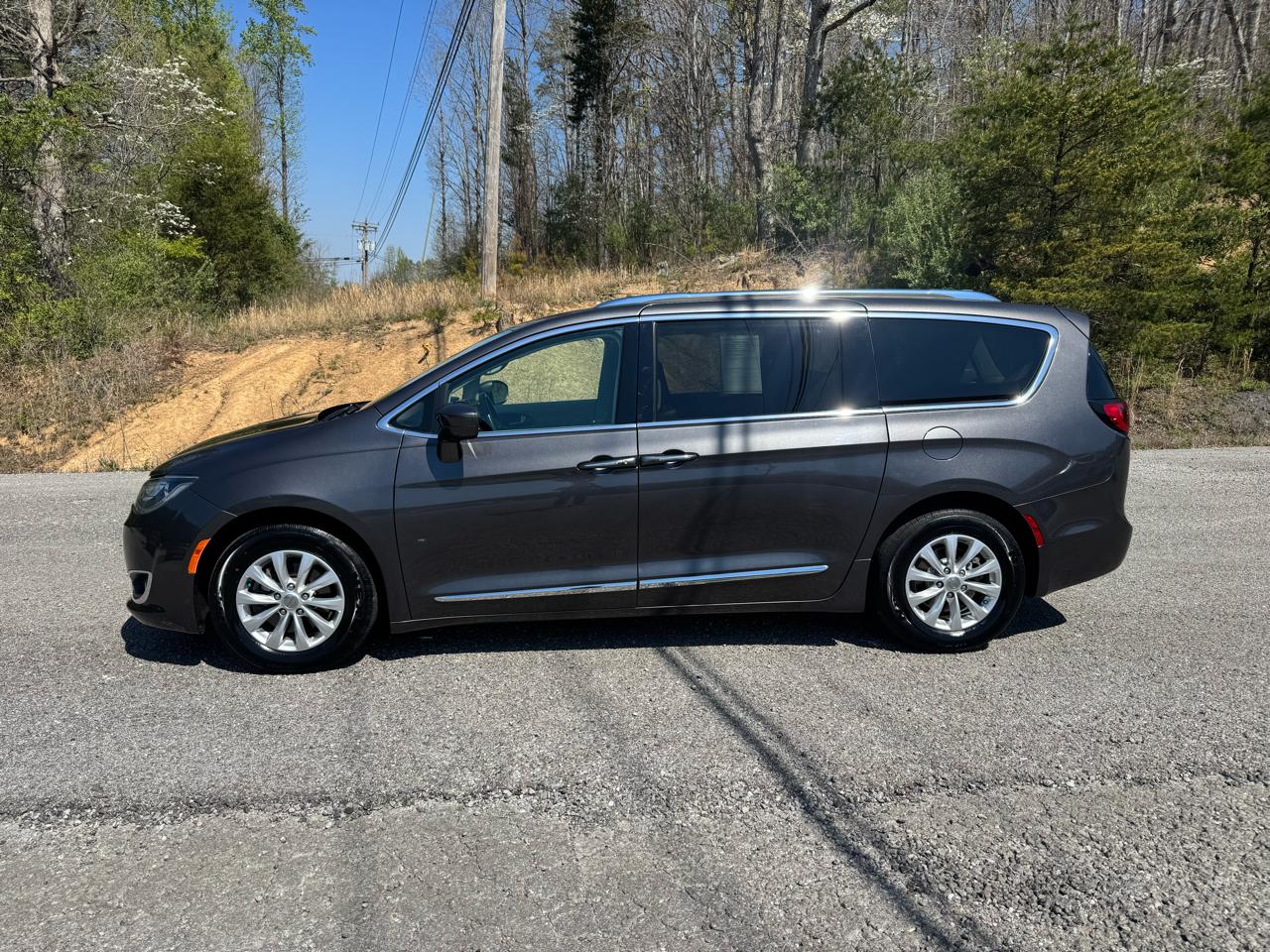 Chrysler Pacifica Touring L FWD 2018