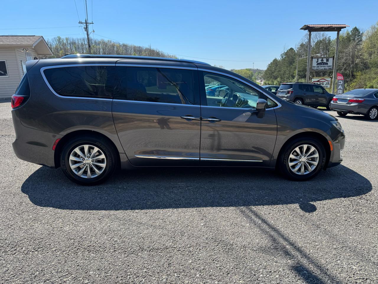 Chrysler Pacifica Touring L FWD 2018