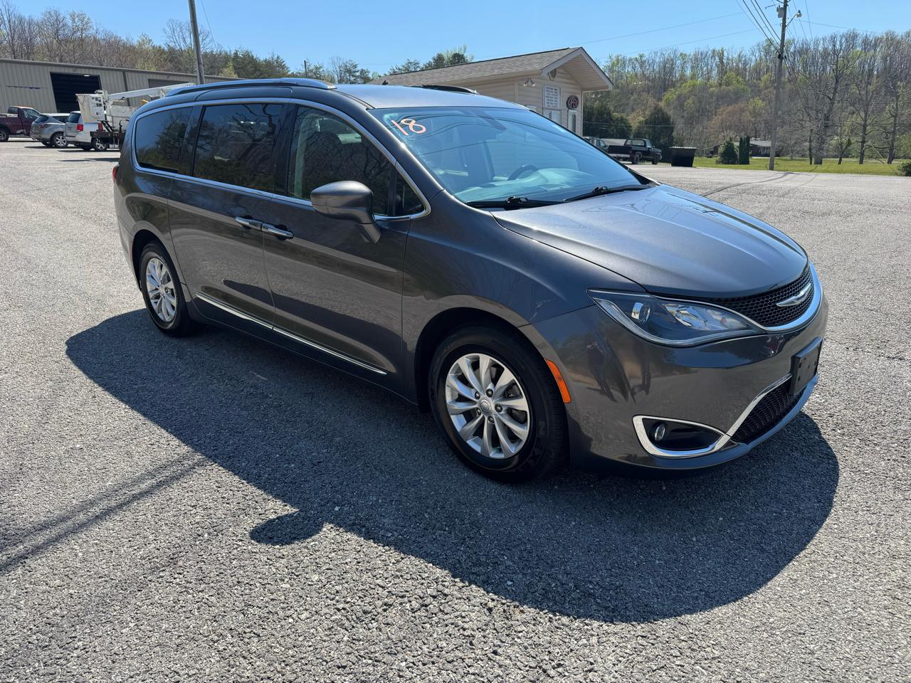 Chrysler Pacifica Touring L FWD 2018