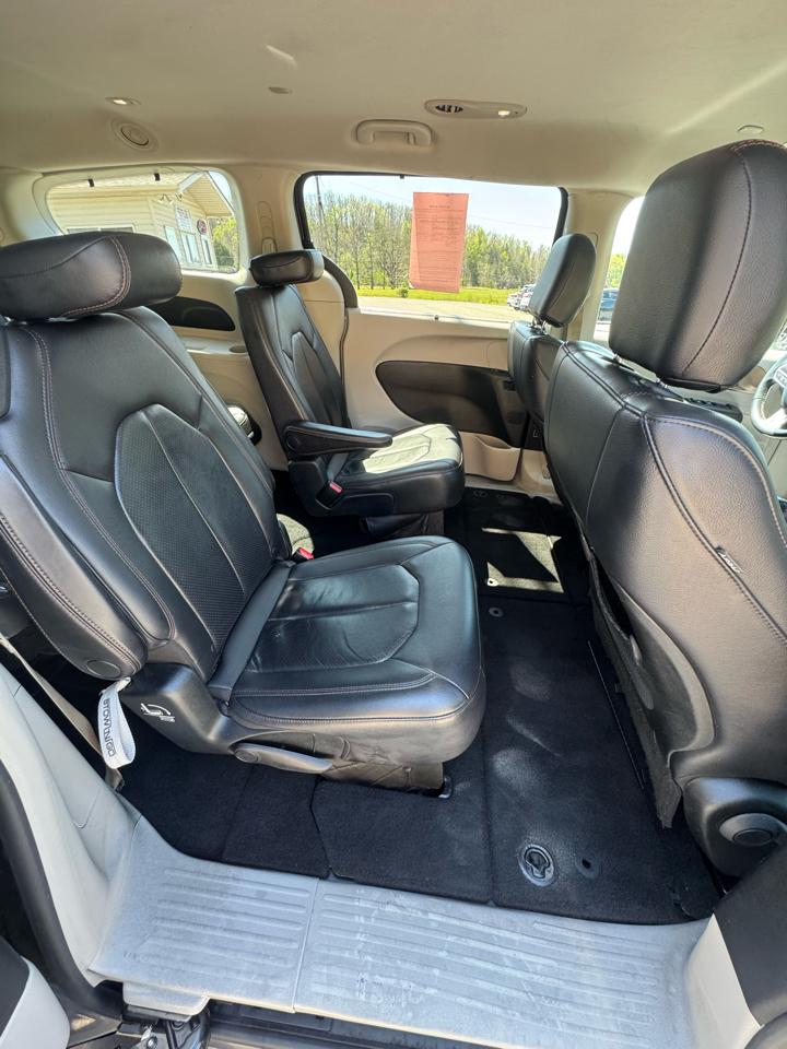 Chrysler Pacifica Touring L FWD 2018