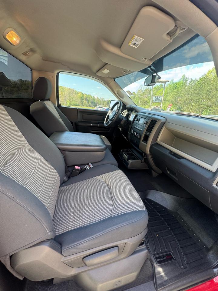 RAM 1500 2WD Reg Cab 120.5" Express 2012