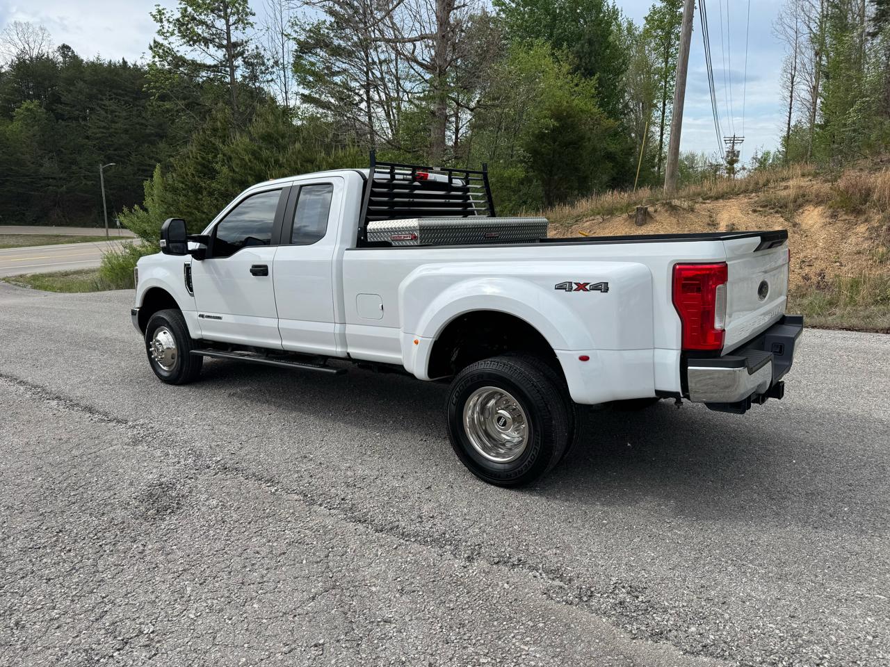Ford Super Duty F-350 DRW LARIAT 4WD SuperCab 8' Box 2019