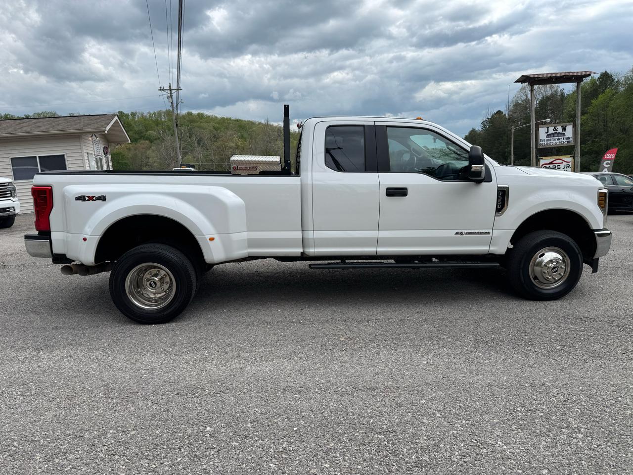 Ford Super Duty F-350 DRW LARIAT 4WD SuperCab 8' Box 2019