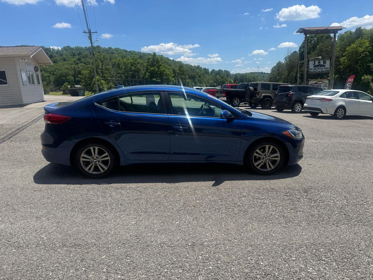 Hyundai Elantra  2017