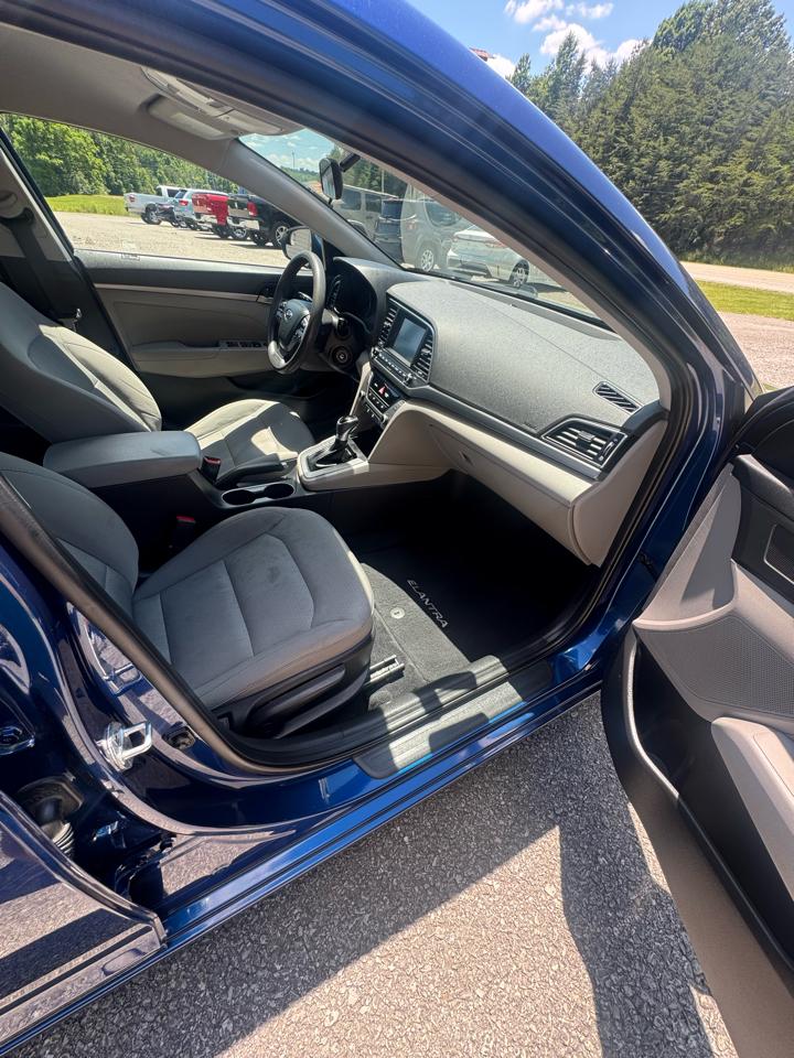Hyundai Elantra  2017