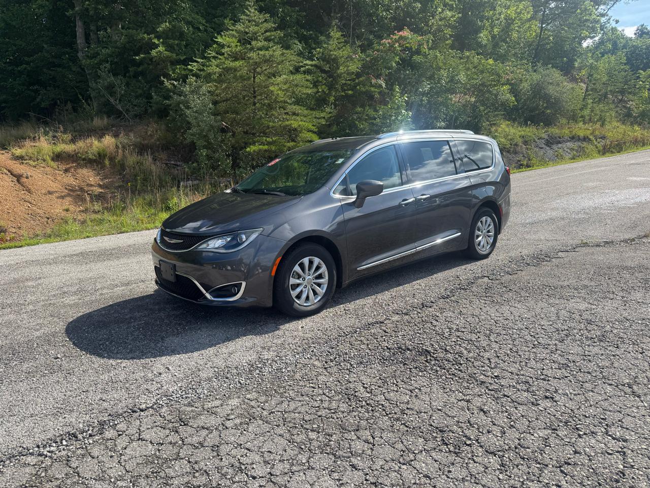 Chrysler Pacifica Touring L FWD 2018