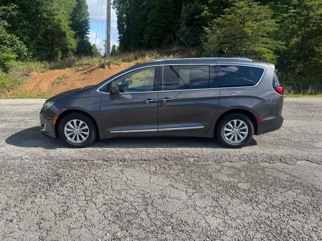 Chrysler Pacifica Touring L FWD 2018