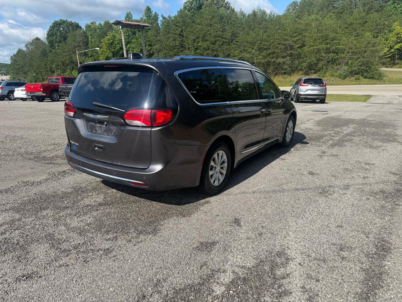 Chrysler Pacifica Touring L FWD 2018