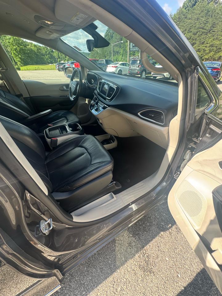 Chrysler Pacifica Touring L FWD 2018