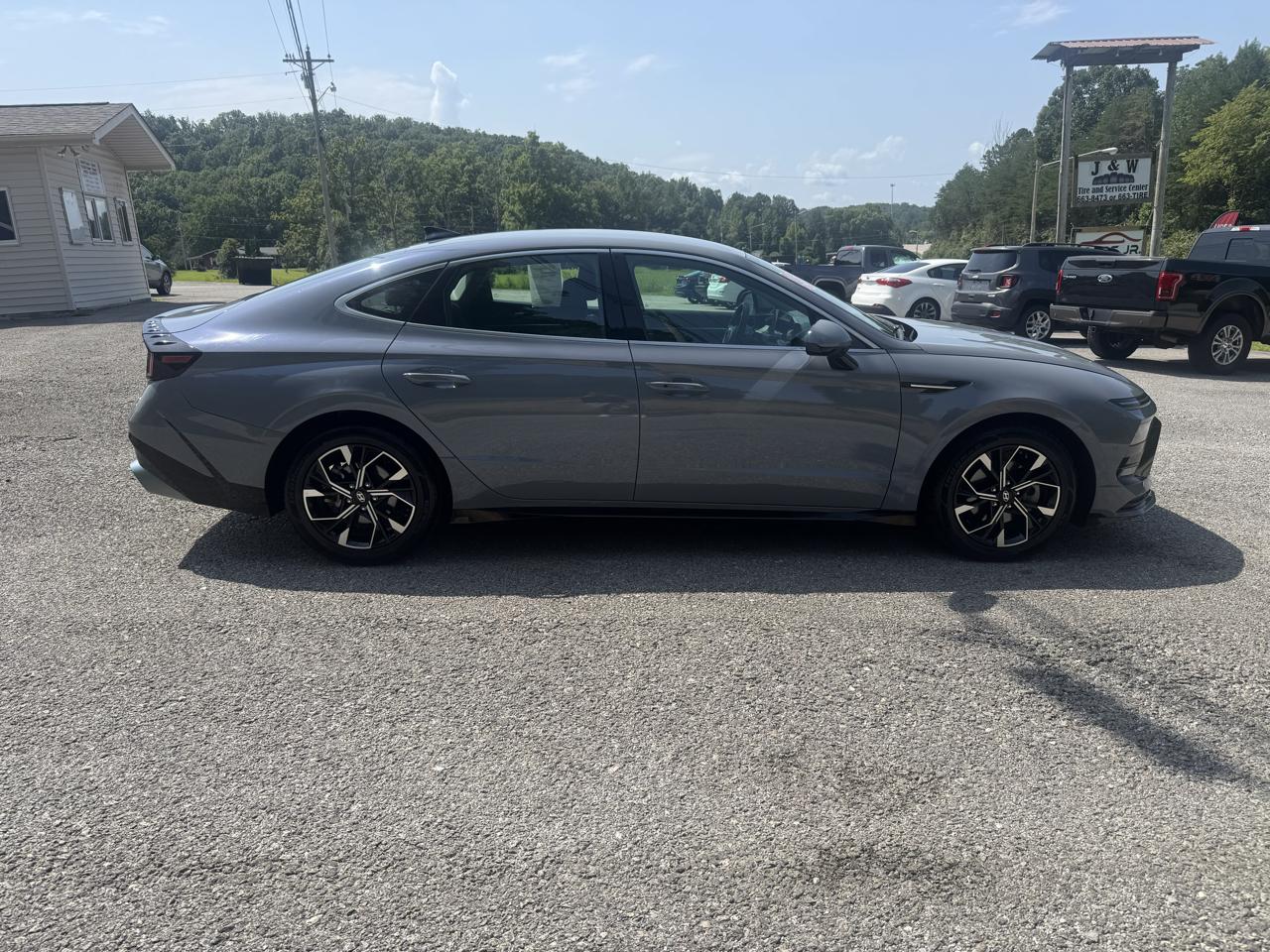Hyundai Sonata SEL FWD 2025