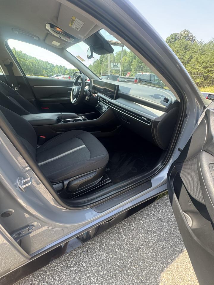 Hyundai Sonata SEL FWD 2025