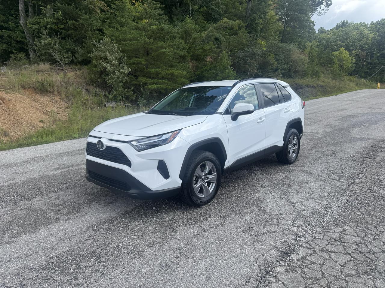 2022 Toyota RAV4 XLE FWD (Natl)