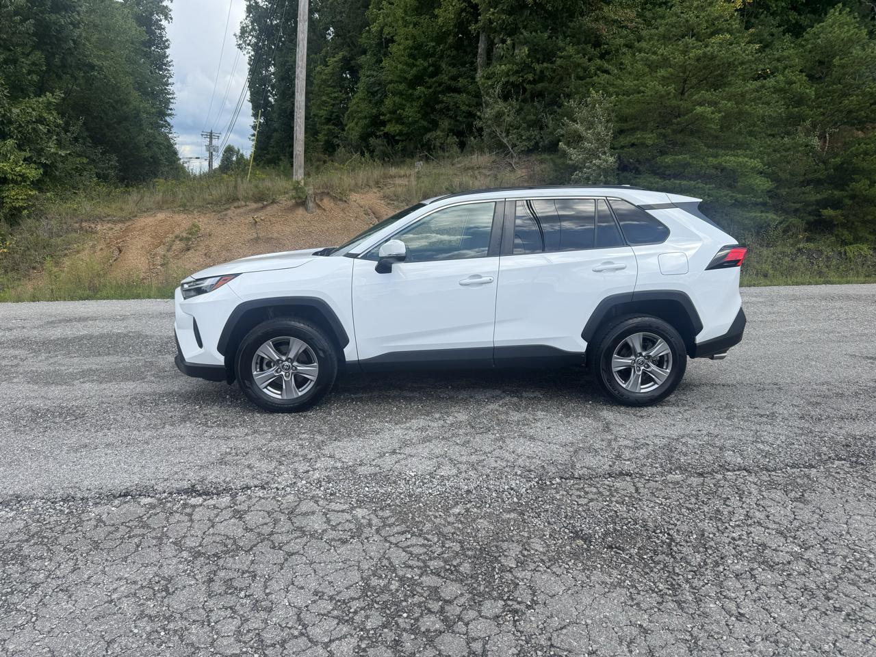 Toyota RAV4 XLE FWD (Natl) 2022