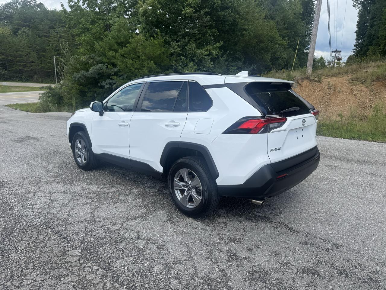 Toyota RAV4 XLE FWD (Natl) 2022