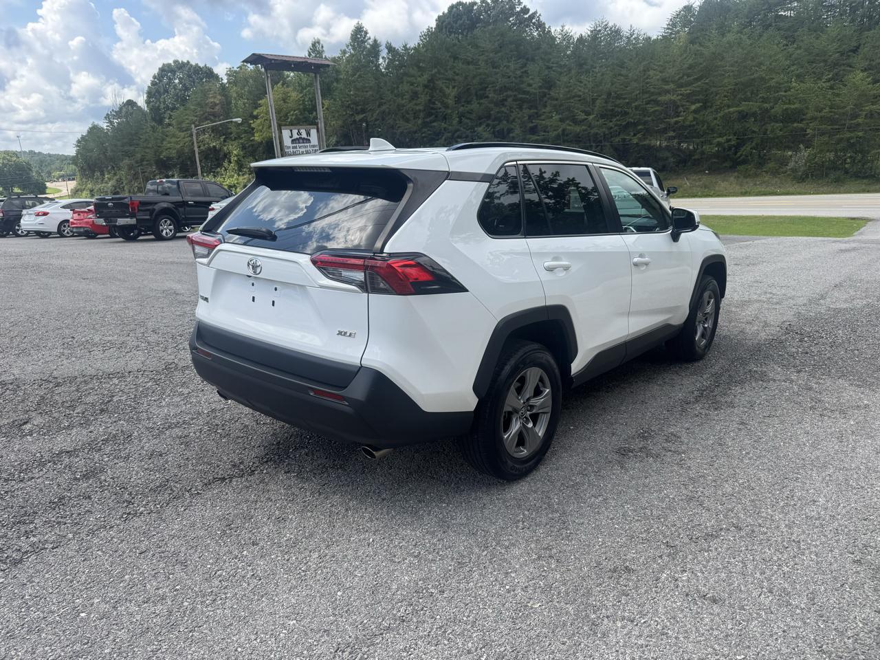 Toyota RAV4 XLE FWD (Natl) 2022