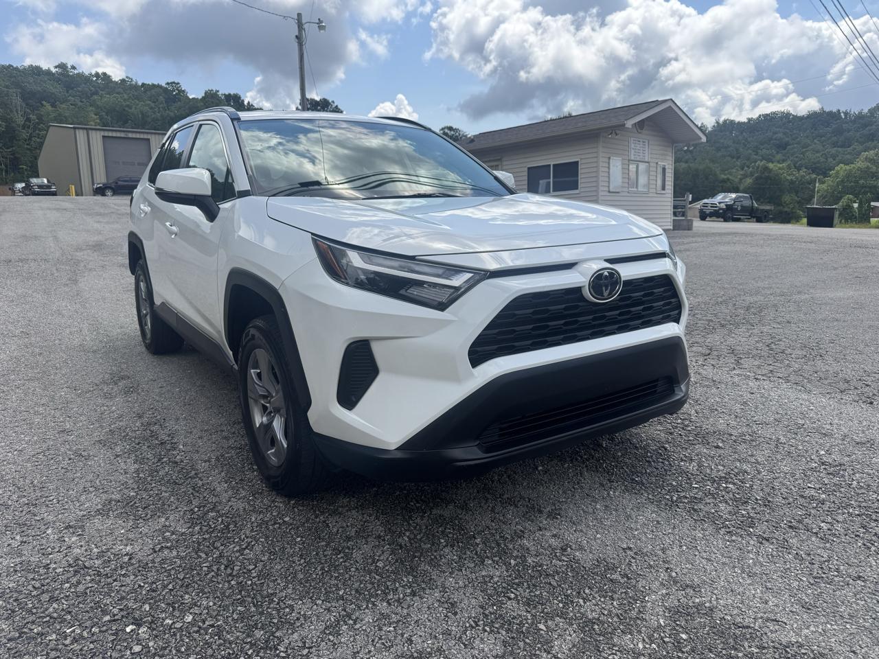 Toyota RAV4 XLE FWD (Natl) 2022