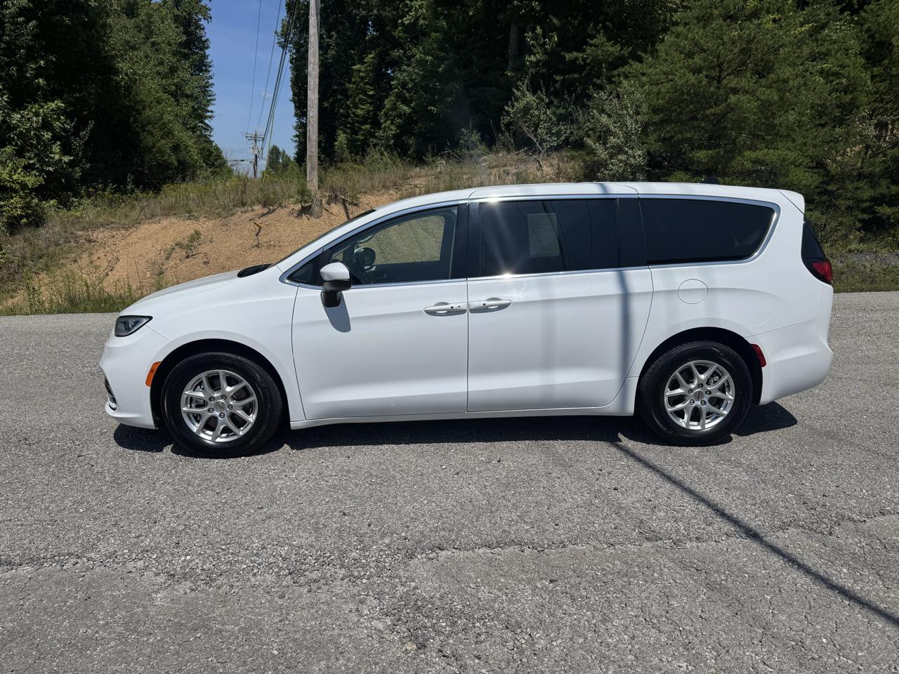 Chrysler Pacifica Touring L FWD 2023