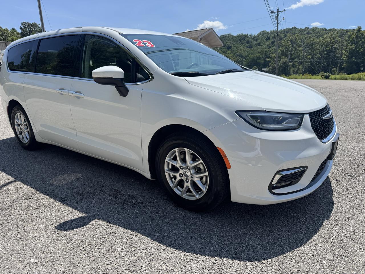 Chrysler Pacifica Touring L FWD 2023