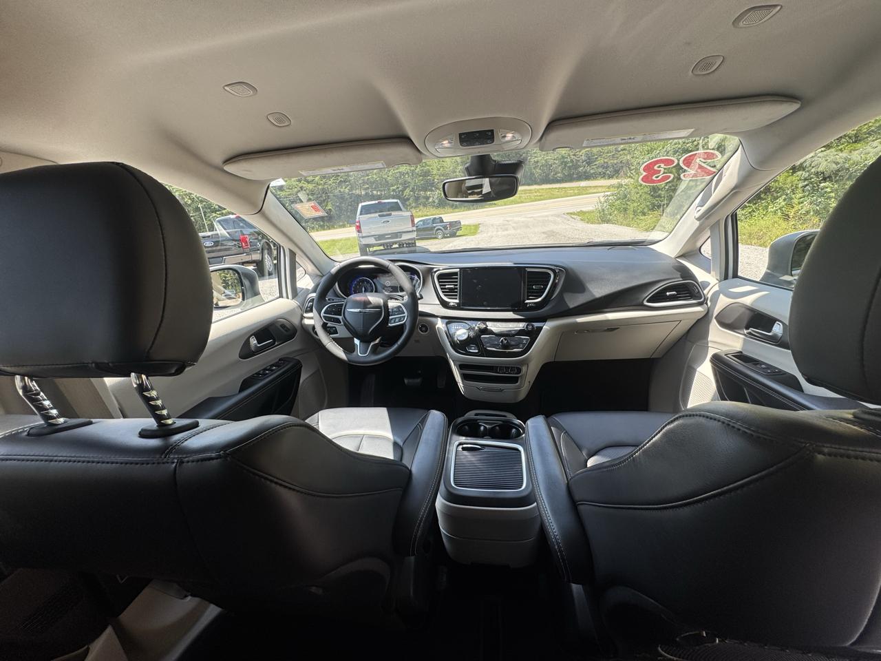 Chrysler Pacifica Touring L FWD 2023