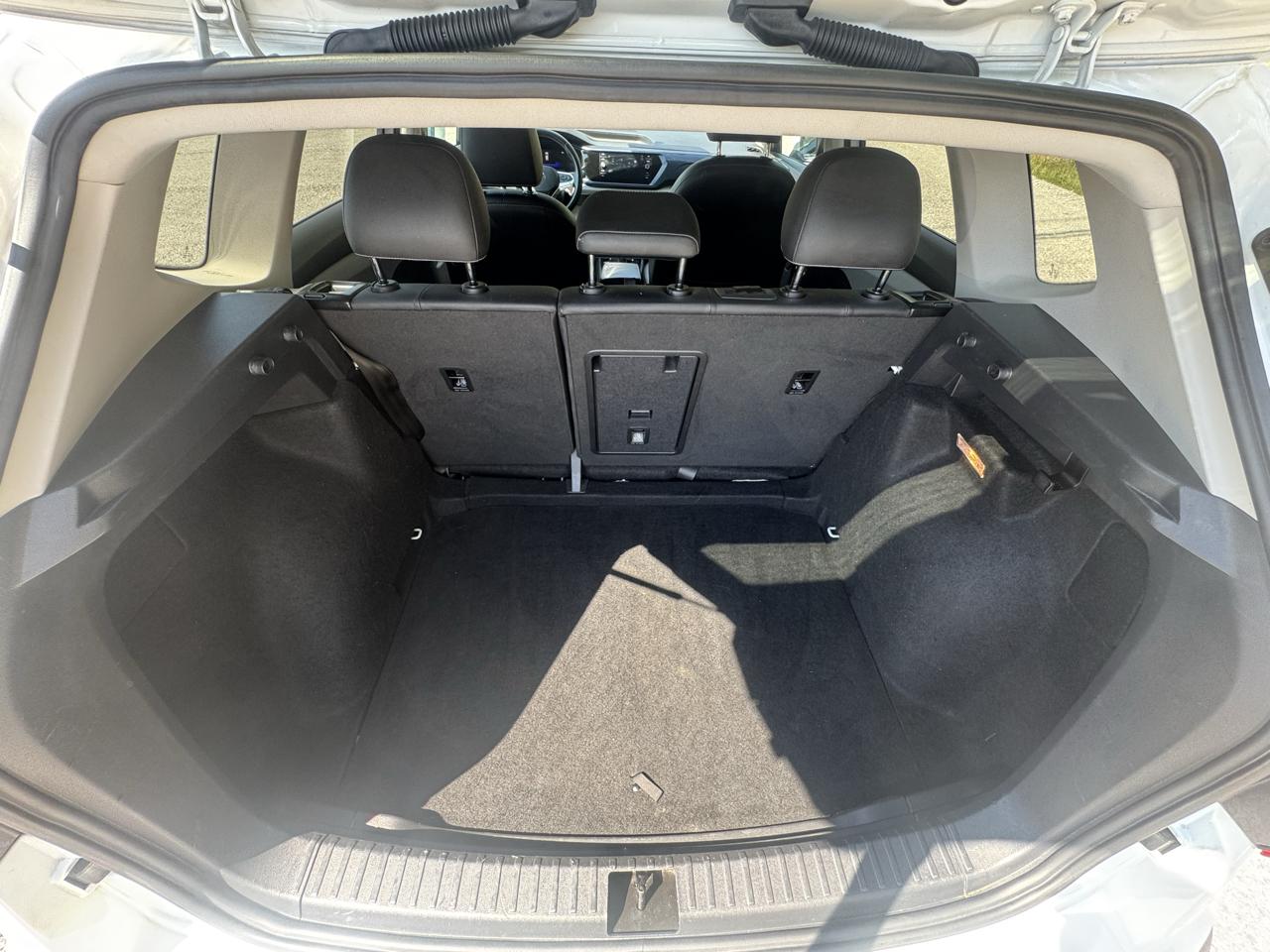 Volkswagen Taos SE FWD 2022