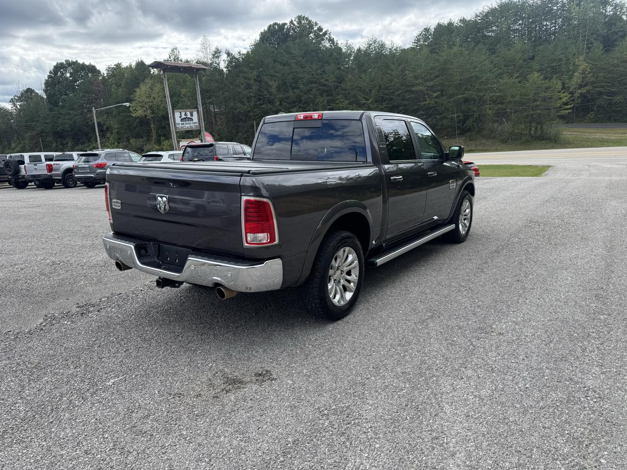 RAM 1500 4WD Crew Cab 140.5" Longhorn 2017