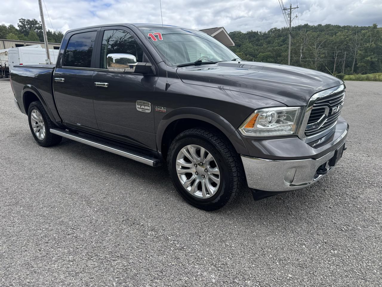 RAM 1500 4WD Crew Cab 140.5" Longhorn 2017
