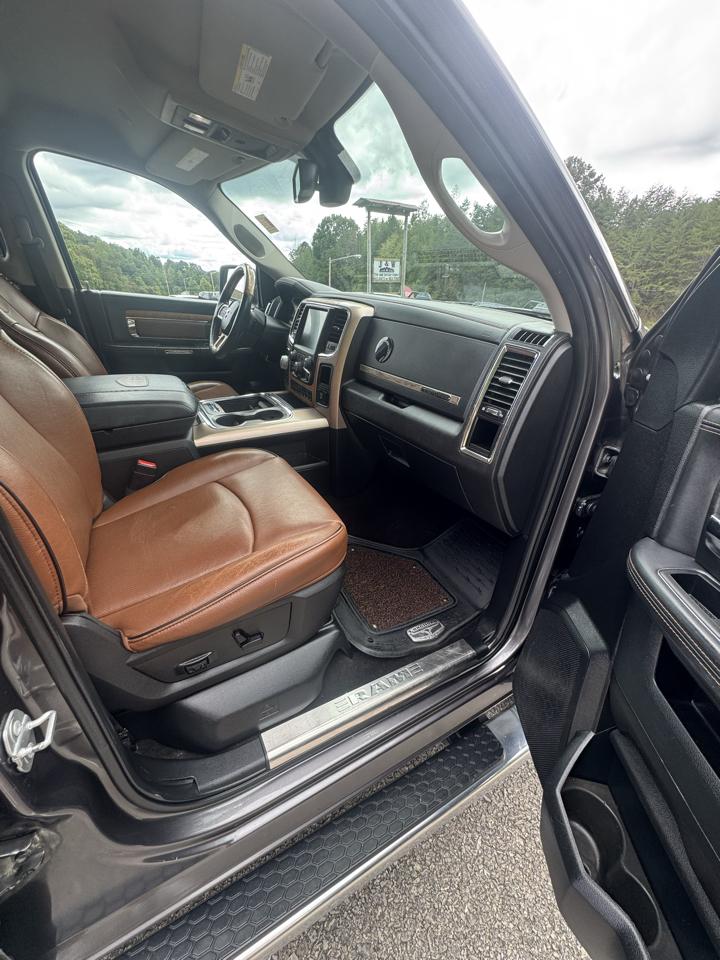 RAM 1500 4WD Crew Cab 140.5" Longhorn 2017