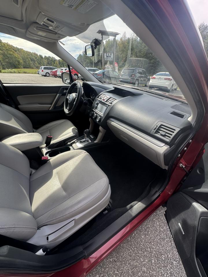 Subaru Forester 4dr CVT 2.5i Limited PZEV 2015