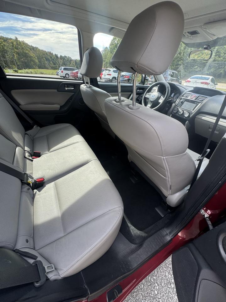 Subaru Forester 4dr CVT 2.5i Limited PZEV 2015